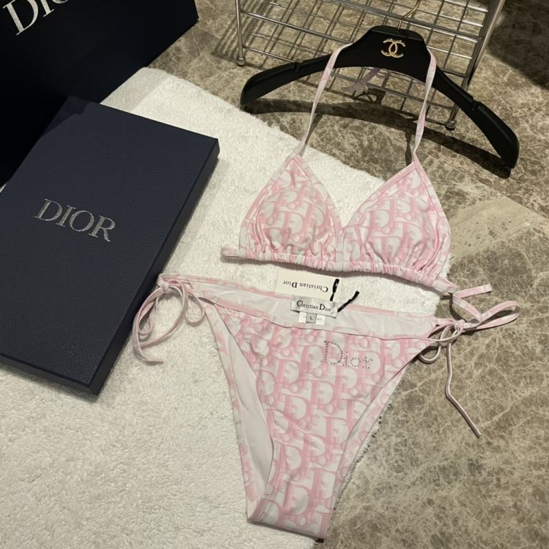 CHRISTIAN DIOR